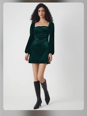 VELVET SQUARE NECK SOLID RUCHED MINI DRESS L CR10-9